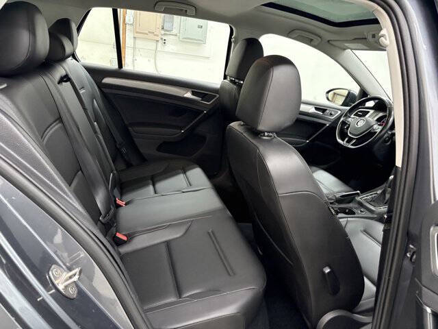 2017 Volkswagen Golf TSI Wolfsburg Edition