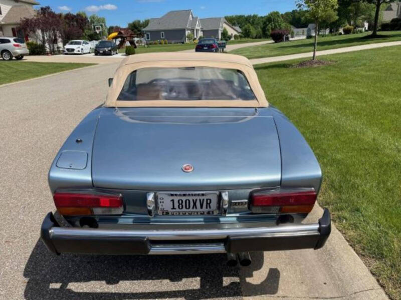 1982 FIAT 124's photo