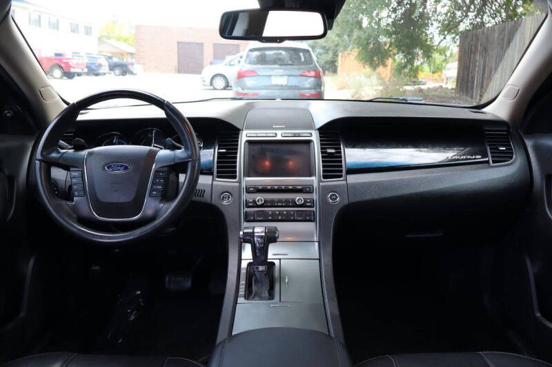 2010 Ford Taurus Limited