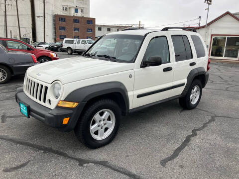 2006 Jeep Liberty for sale at R & J Auto Sales in Pocatello ID