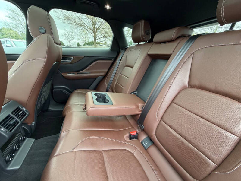 2019 Jaguar F-PACE S