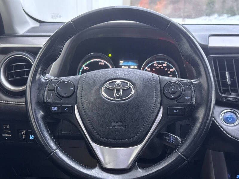 2017 Toyota RAV4 Hybrid XLE