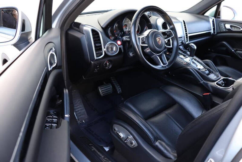 2018 Porsche Cayenne S