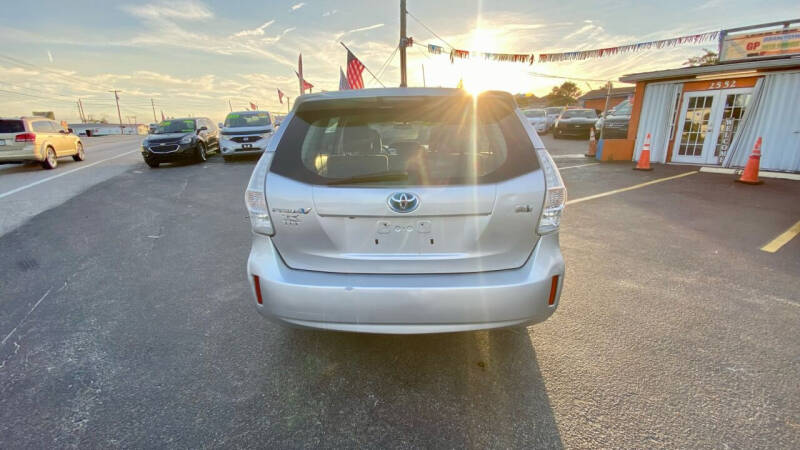 2012 Toyota Prius v Five