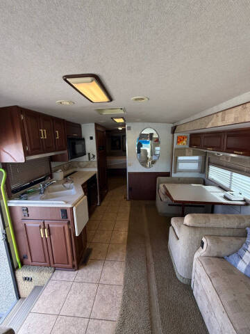 2005 Workhorse W22