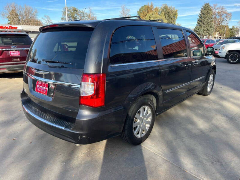 2016 Chrysler Town and Country Touring