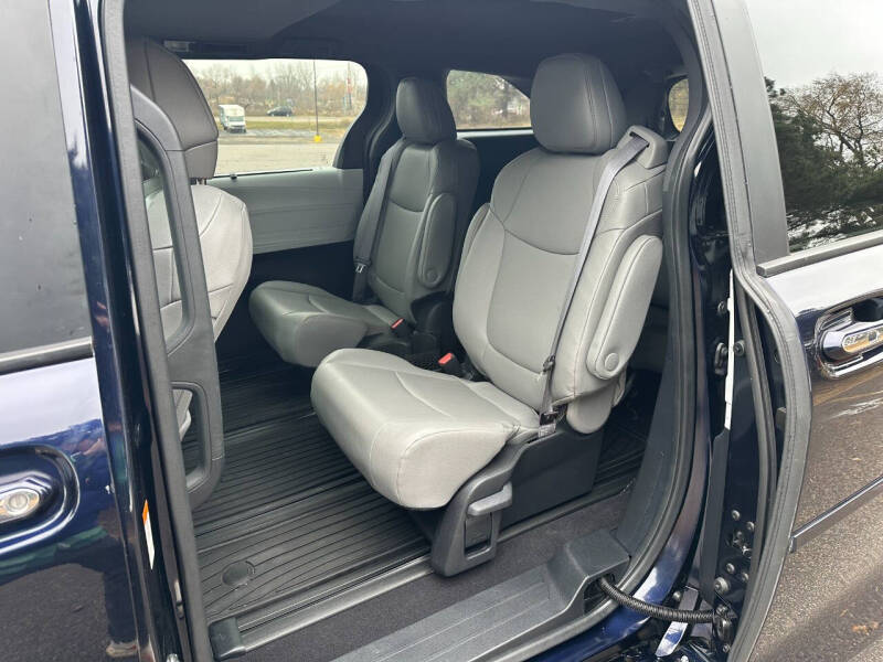 2025 Toyota Sienna XLE 7-Passenger