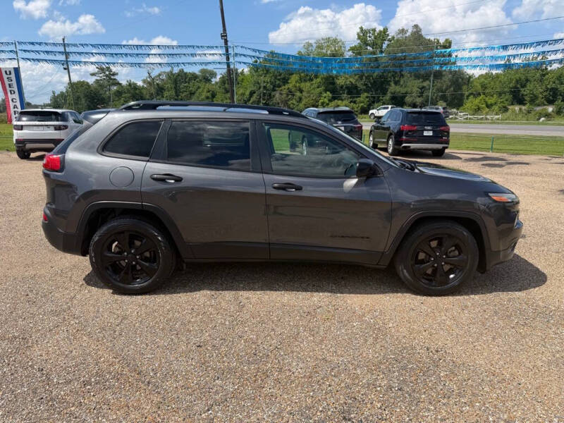 2017 Jeep Cherokee Sport