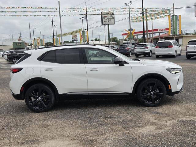 Ebony w/Ebony Accents 2022 Buick Envision Essence Essence 4dr Crossover 2