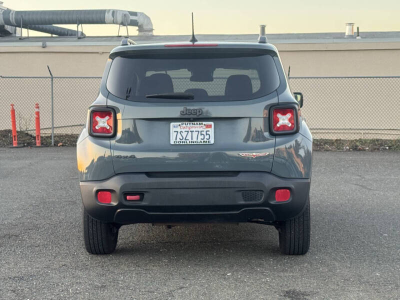 2015 Jeep Renegade Trailhawk