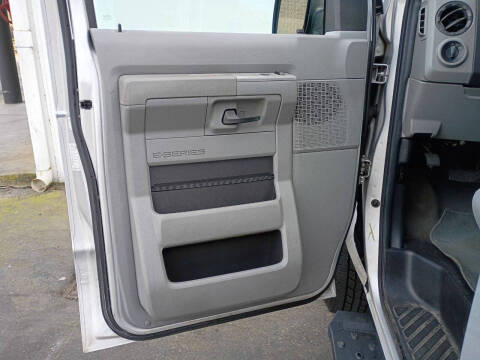 2009 Ford E-Series E-350 SD XLT