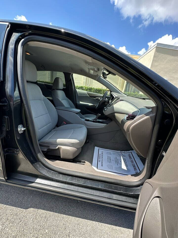 2017 Chevrolet Malibu  - $10,999