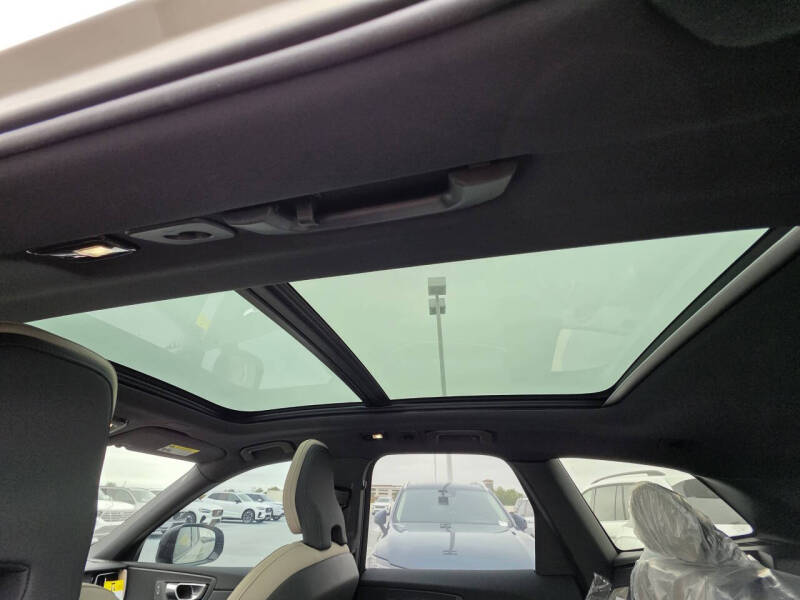 2026 Volvo XC60 T8 Plus