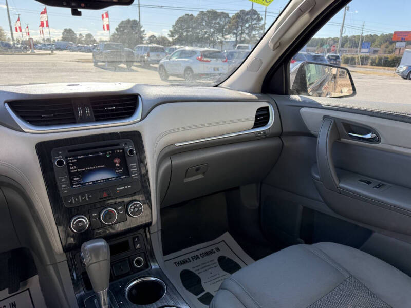 2017 Chevrolet Traverse LT