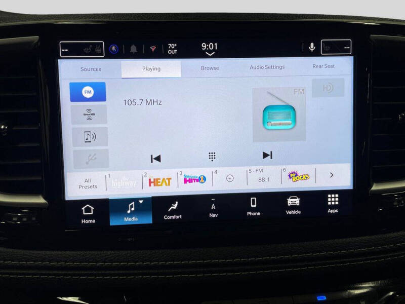 2026 Chrysler Pacifica Select