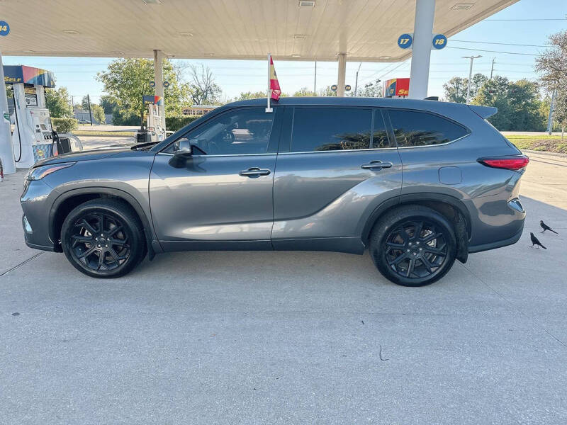 2022 Toyota Highlander L