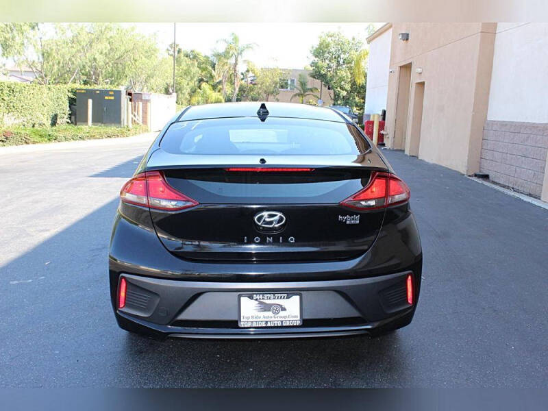 2017 Hyundai Ioniq Hybrid Blue