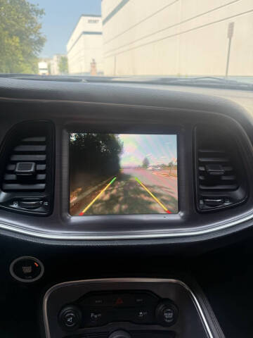 2016 Dodge Challenger SXT Plus