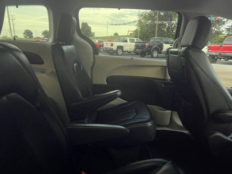 2017 Chrysler Pacifica Touring-L Plus