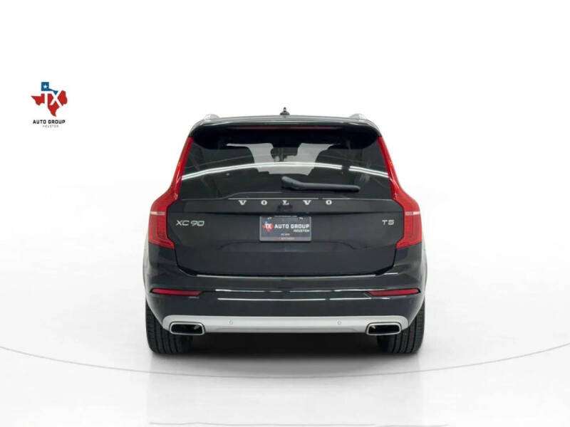 2021 Volvo XC90 T5 Momentum
