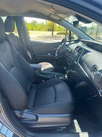 2019 Toyota Prius LE AWD-e