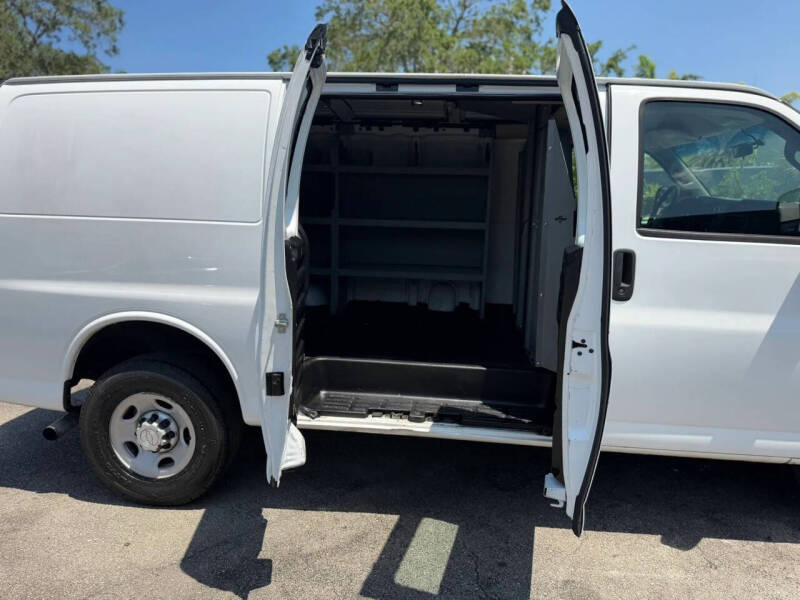 2017 Chevrolet Express 2500