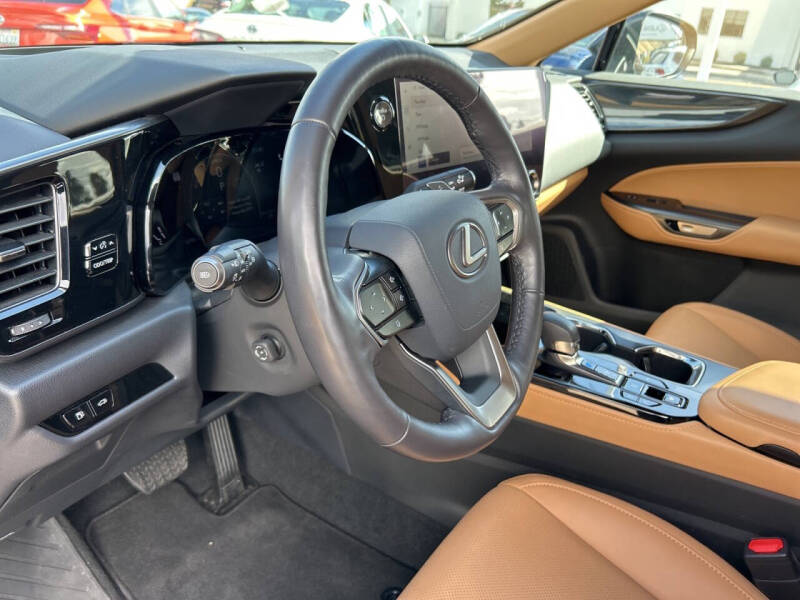 2025 Lexus NX 350h Premium