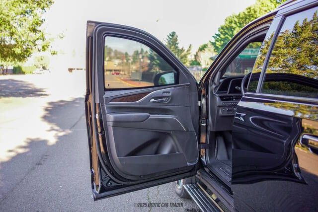 2023 Cadillac Escalade ESV Sport Platinum