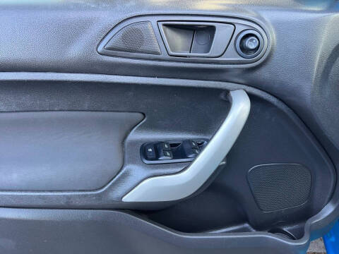 2012 Ford Fiesta SE