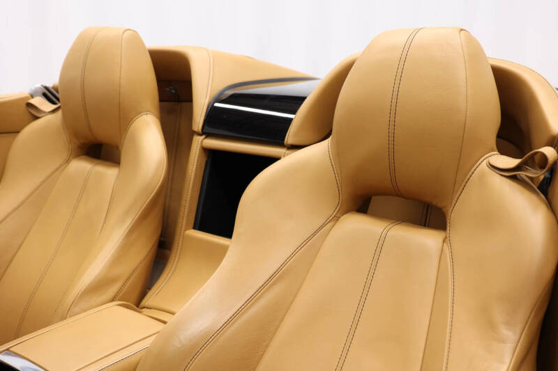 2012 Aston Martin V8 Vantage Roadster