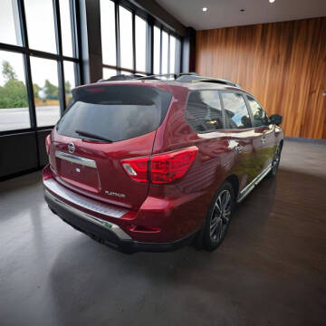 2017 Nissan Pathfinder Platinum