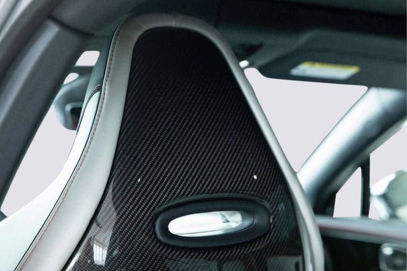 2025 Aston Martin DBX 707