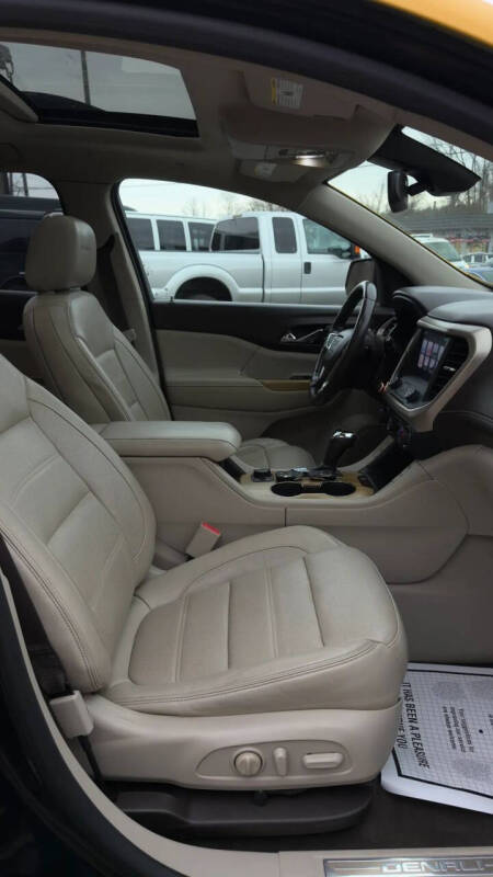2017 GMC Acadia Denali
