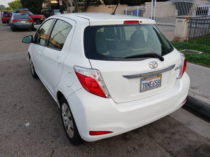 2014 Toyota Yaris L photo 3