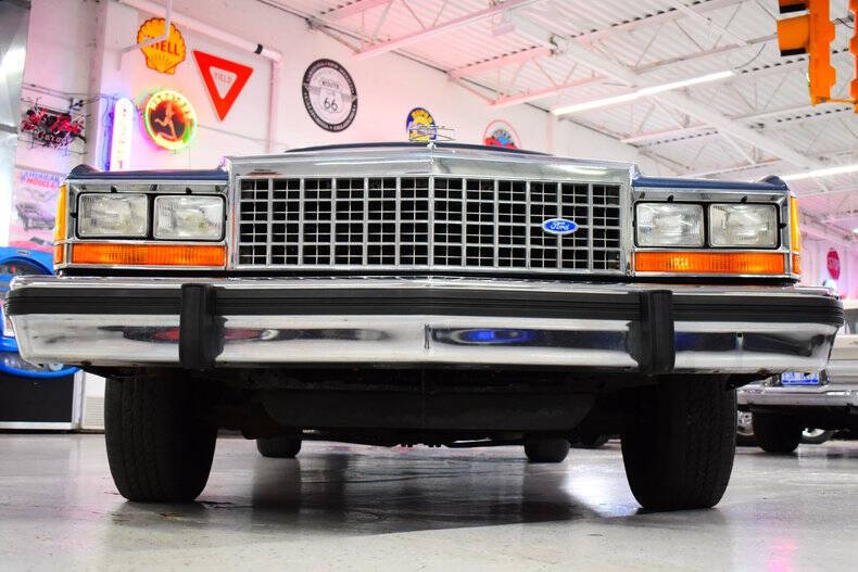 1986 Ford LTD Crown Victoria