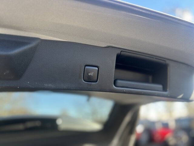 2022 Ford Escape Hybrid Titanium