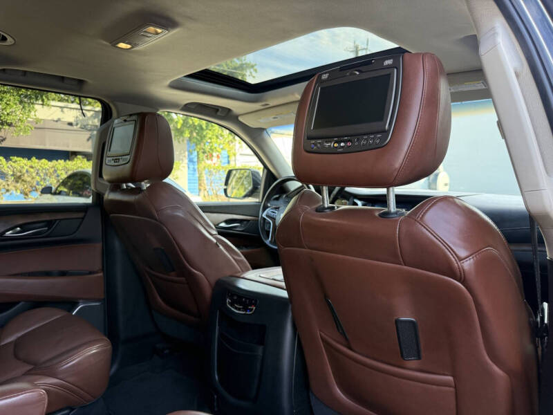 2017 Cadillac Escalade ESV Luxury