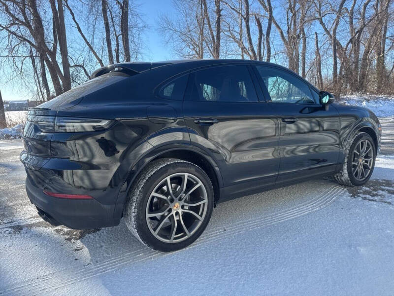 2023 Porsche Cayenne Coupe Platinum Edition