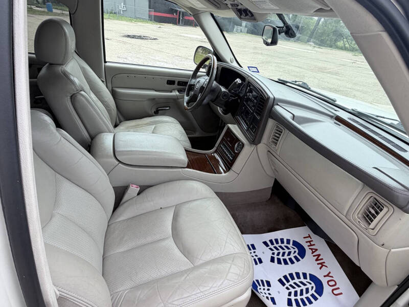 2004 Cadillac Escalade