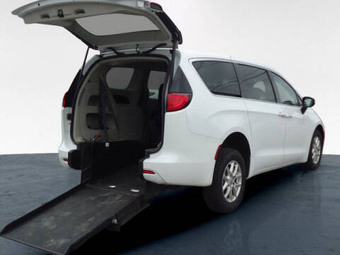 2023 Chrysler Voyager