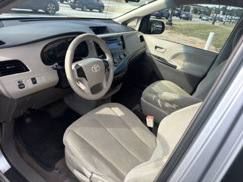 2012 Toyota Sienna Base 7-Passenger