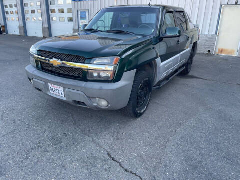 2002 Chevrolet Avalanche for sale at Lux Global Auto Sales in Sacramento CA