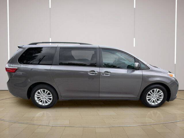 2017 Toyota Sienna Limited 7-Passenger