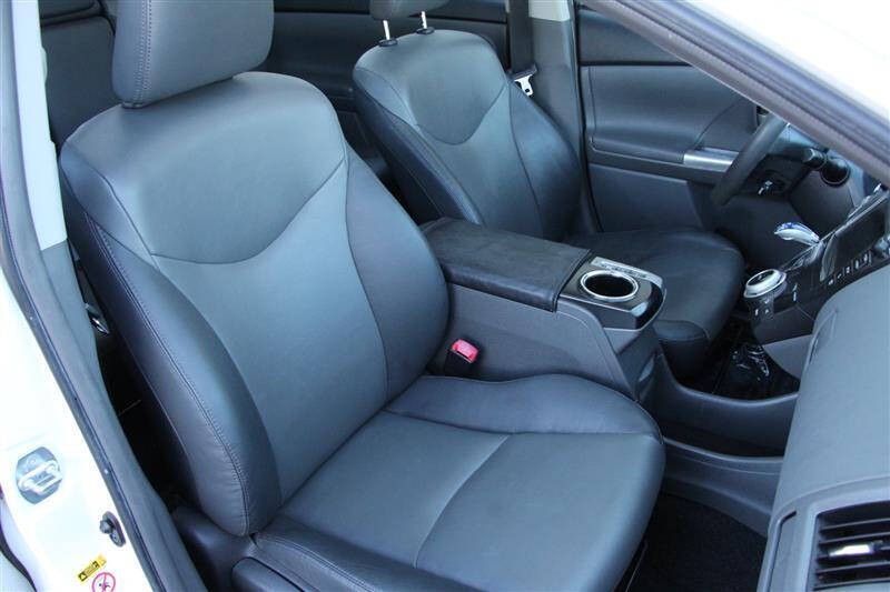 2012 Toyota Prius v Five