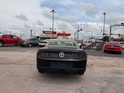 2014 Ford Mustang V6