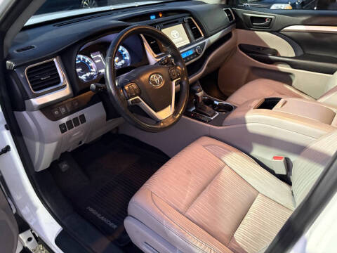 2017 Toyota Highlander LE Plus