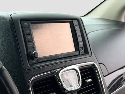 2012 Chrysler Town and Country Touring