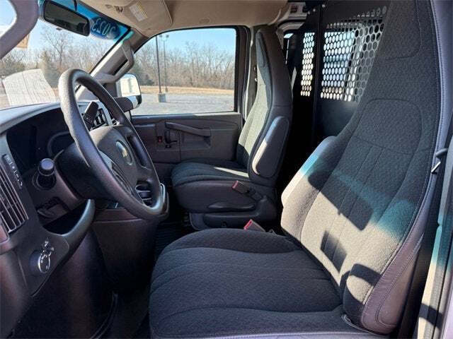 2023 Chevrolet Express 2500