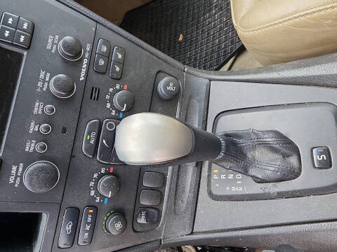 2004 Volvo V70 R