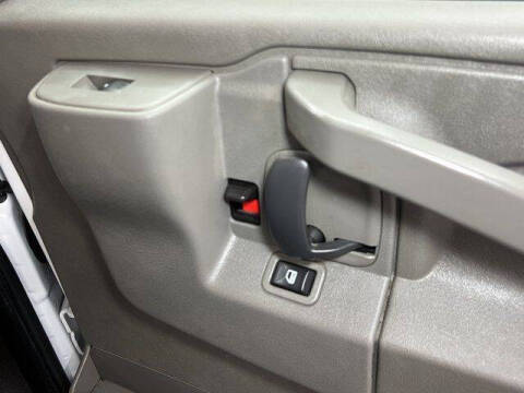 2022 Chevrolet Express 2500